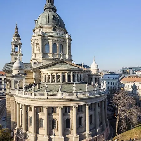 Basilica And Castle View Luxury Suite, Free Parking Reservation Needed