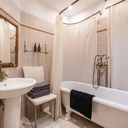 Basilica And Castle View Luxury Suite, Free Parking Reservation Needed Lejlighed Budapest