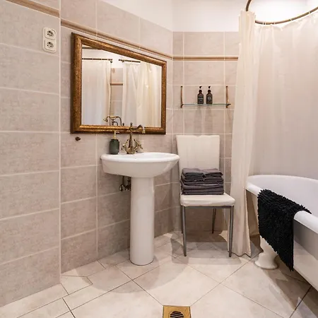 Lejlighed Basilica And Castle View Luxury Suite, Free Parking Reservation Needed Budapest