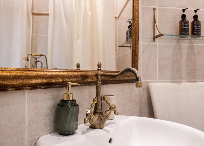 Basilica And Castle View Luxury Suite, Free Parking Reservation Needed