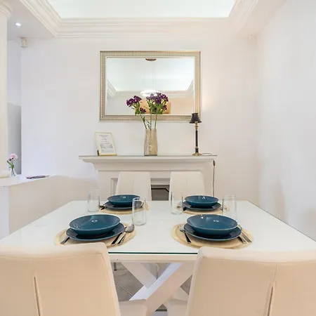 Amora Homes Basilica And Castle View Luxury Suite, Free Parking Reservation Needed Apartment Budapest