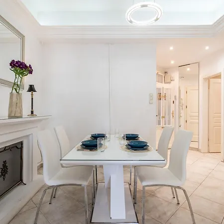 Amora Homes Basilica And Castle View Luxury Suite, Free Parking Reservation Needed *