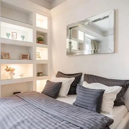 Apartment Amora Homes Basilica And Castle View Luxury Suite, Free Parking Reservation Needed *