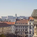 Basilica And Castle View Luxury Suite, Free Parking Reservation Needed Lejlighed